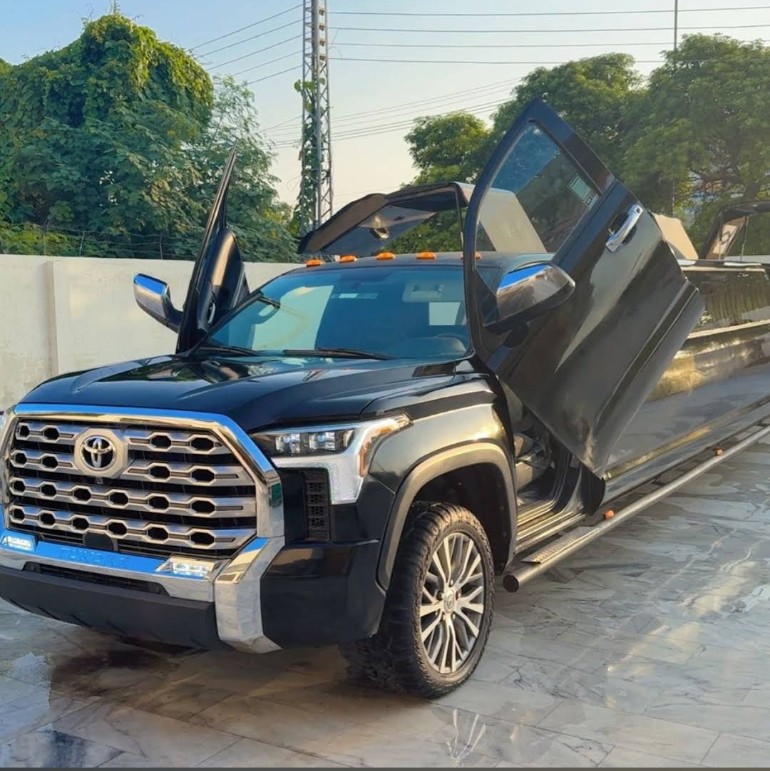 Toyota Tundra Limousine